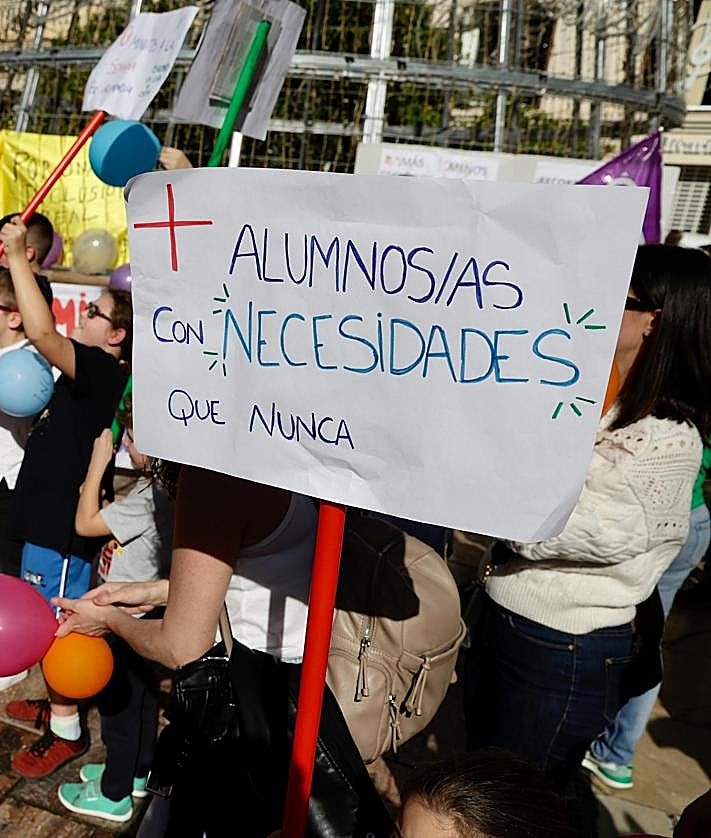 Imagen secundaria 2 - Málaga alza la voz por una educación inclusiva: «¡Ya basta de dirigir la mirada hacia los niños!»