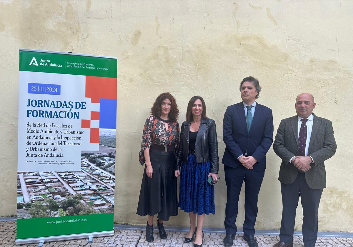 La consejera de Fomento, Rocío Díaz, en la apertura hoy en Sevilla de una jornada para fiscales sobre urbanismo.