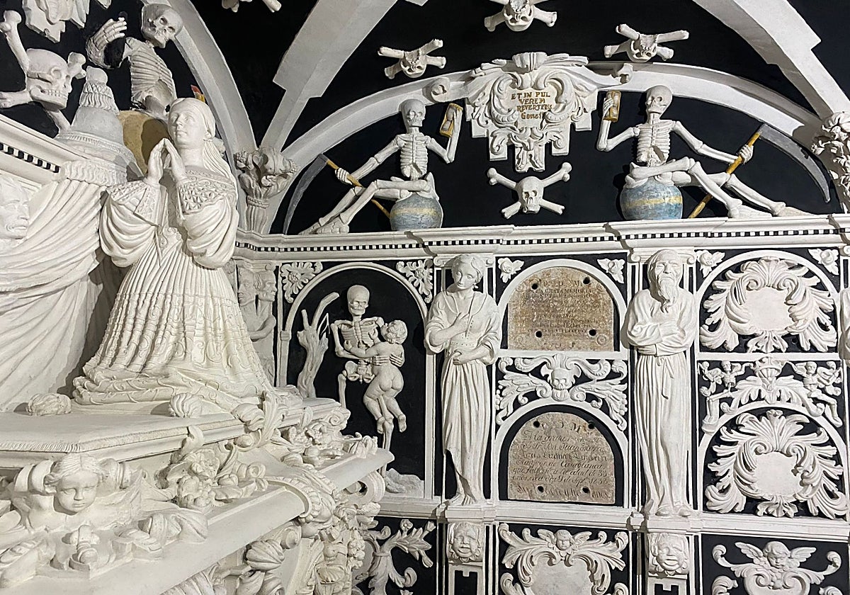 Detalle de uno de los espacios de la cripta, tras la restauración.