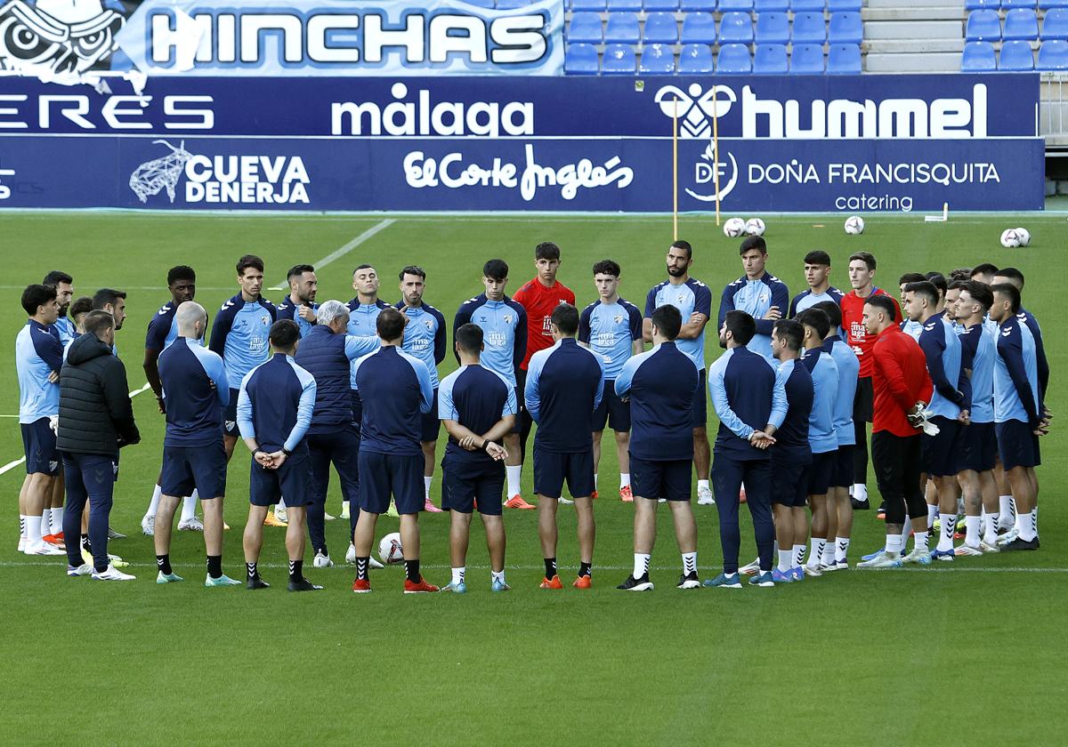 La plantilla del Málaga, en un entrenamiento reciente.