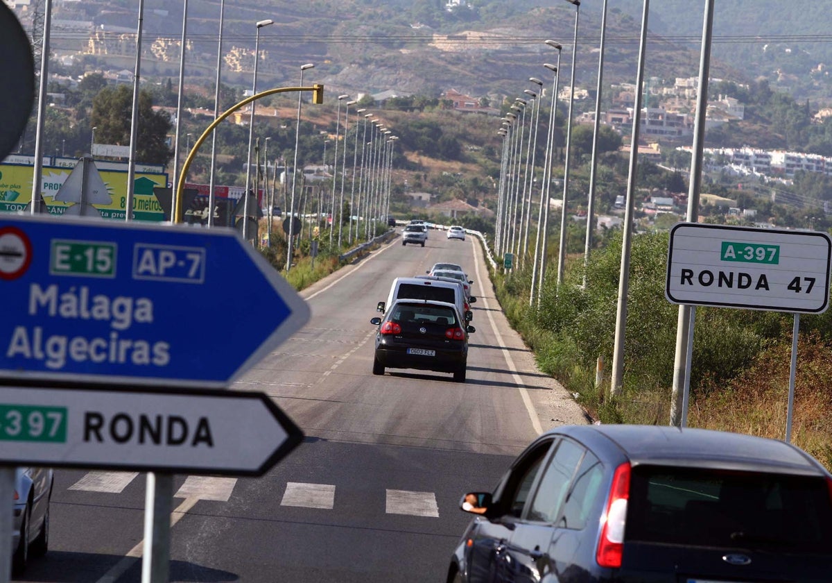El Ayuntamiento de Marbella destinará en cinco años cerca de 4,5 millones en mantener y conservar los viales principales de San Pedro Alcántara