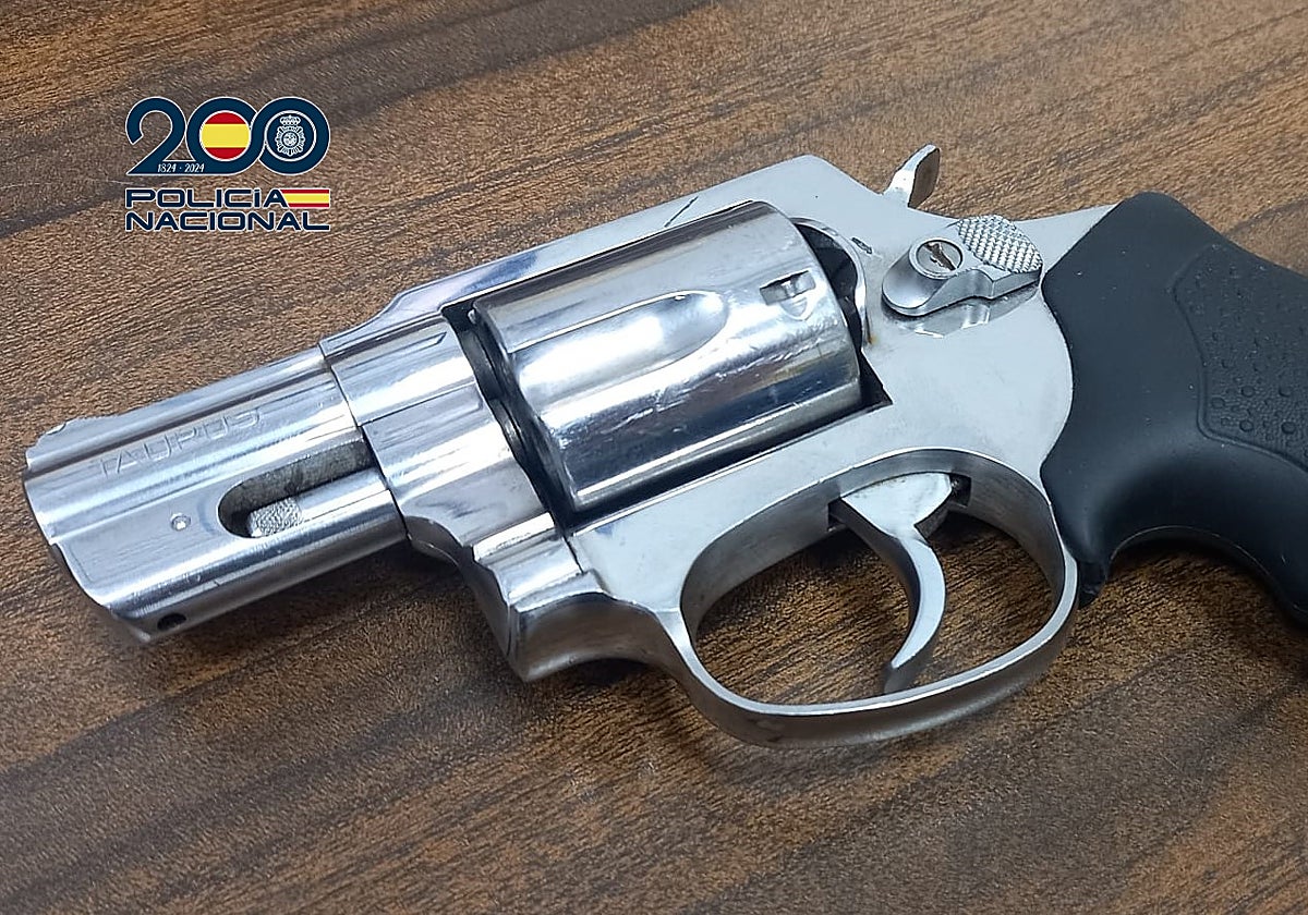 Detenido en Los Asperones por el robo de 200.000 euros a punta de pistola