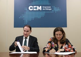 Javier González de Lara y María del Carmen Castillo, en la sede de la CEM, este miércoles.