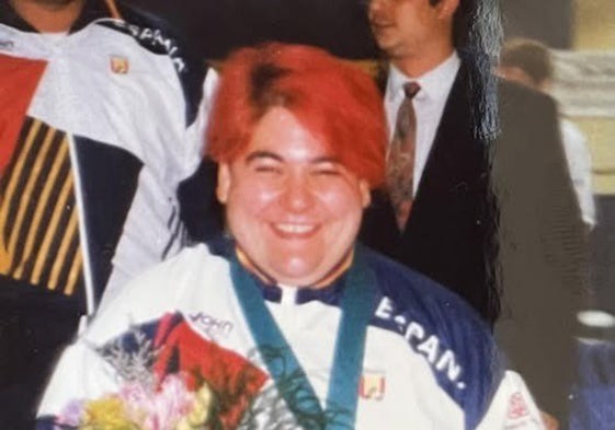 Cristina Pérez, con una de sus medallas olímpicas.