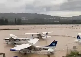 Imagen del estado en el que quedó el aeródromo tras el desbordamiento del río Benamargosa.