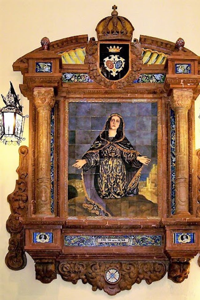 Retablo cerámico de la Soledad de San Pablo que se encontraba en la fábrica Metalsa.