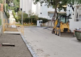 Obras en la calle Ciudad de Salou.