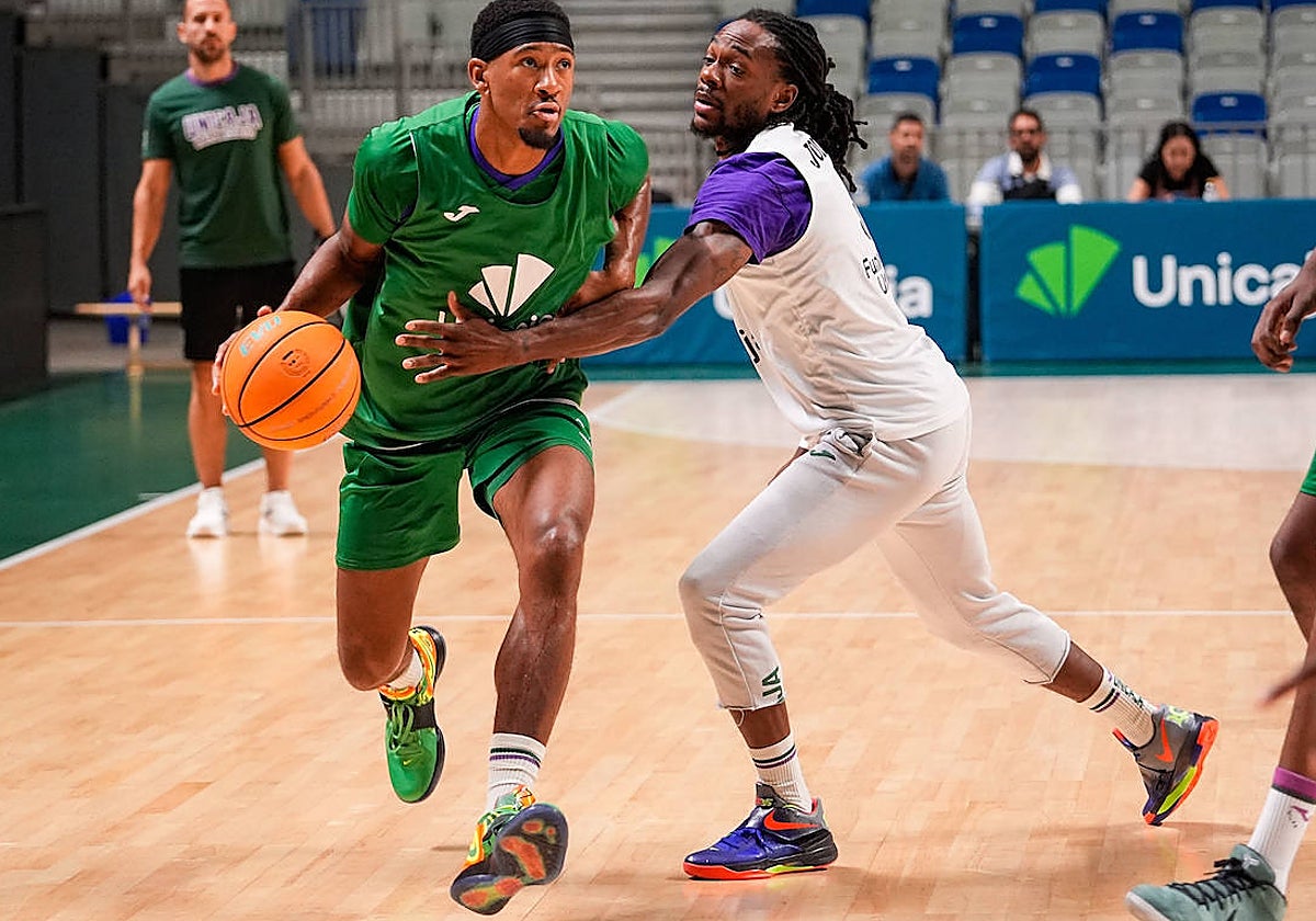 Perry presiona a Taylor en un entrenamiento en el Carpena.