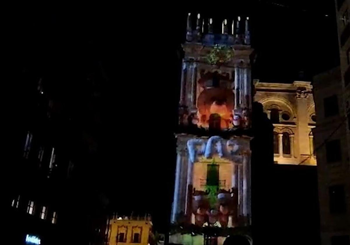 Imagen del vídeo mapping del pasado año sobre la torre de la Catedral de Málaga.