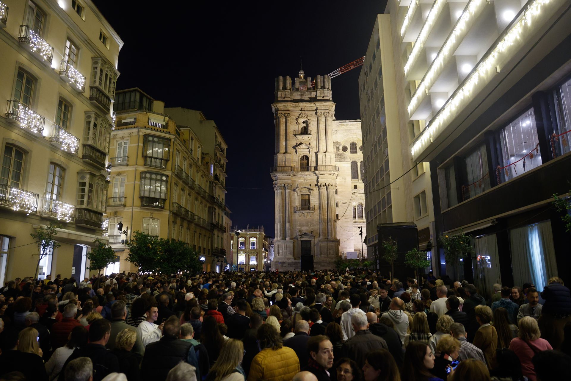 El videomapping de la Catedral de Málaga se estrenó este domingo