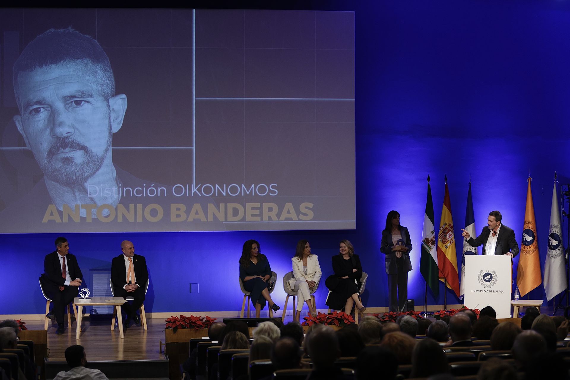 La entrega de la distinción Oikonomos de Económicas, en imágenes