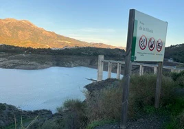 El embalse de La Viñuela almacena casi 36 hectómetros cúbicos, el triple que hace un año.