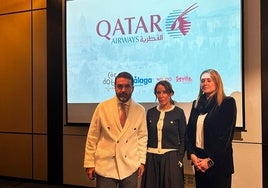 Florido, Aguilar y Moreno, momentos antes de comenzar la reunión de trabajo con Qatar Airways.