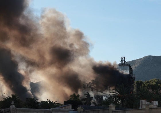 Una chispa de soldadura, posible origen de un fuego en el Aqualand de Torremolinos