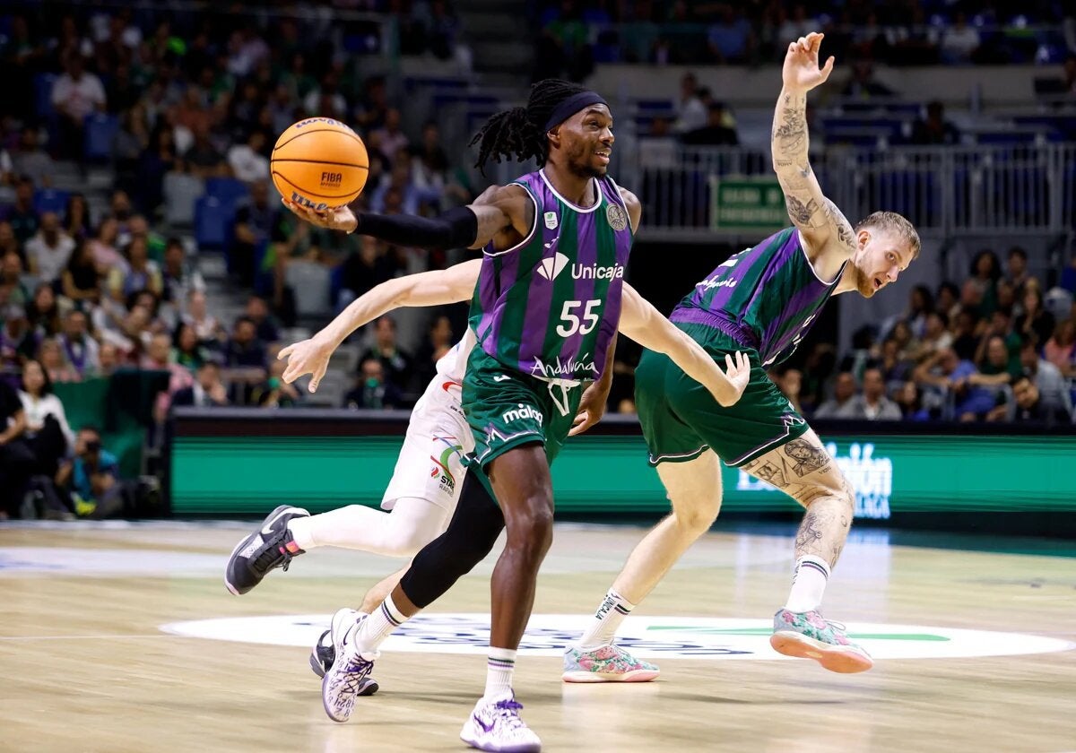 Perry, en el duelo de BCL ante el Petkimspor.