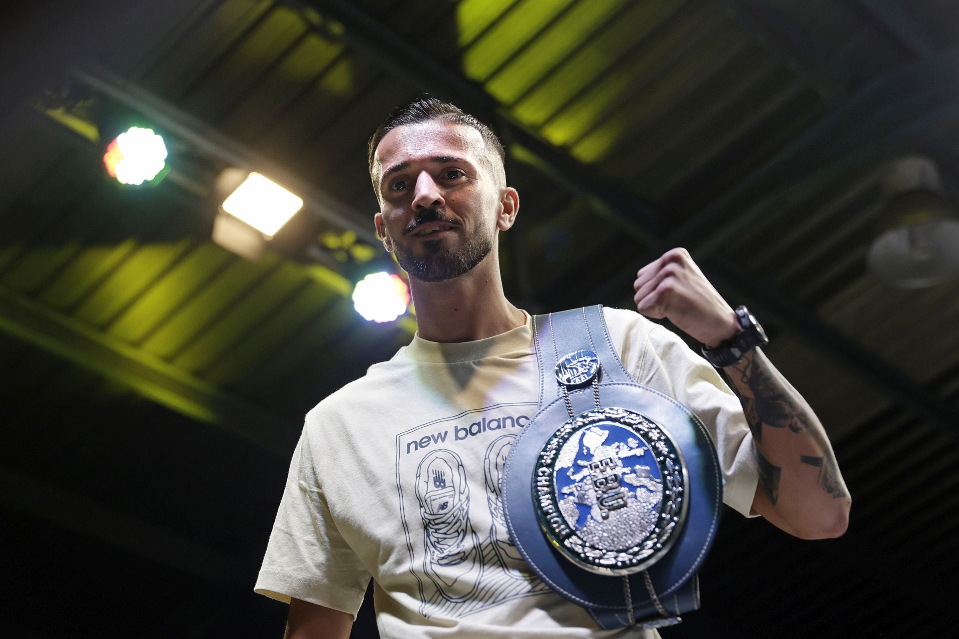 Samuel Molina vence a Alejandro Meneses: el combate, en imágenes