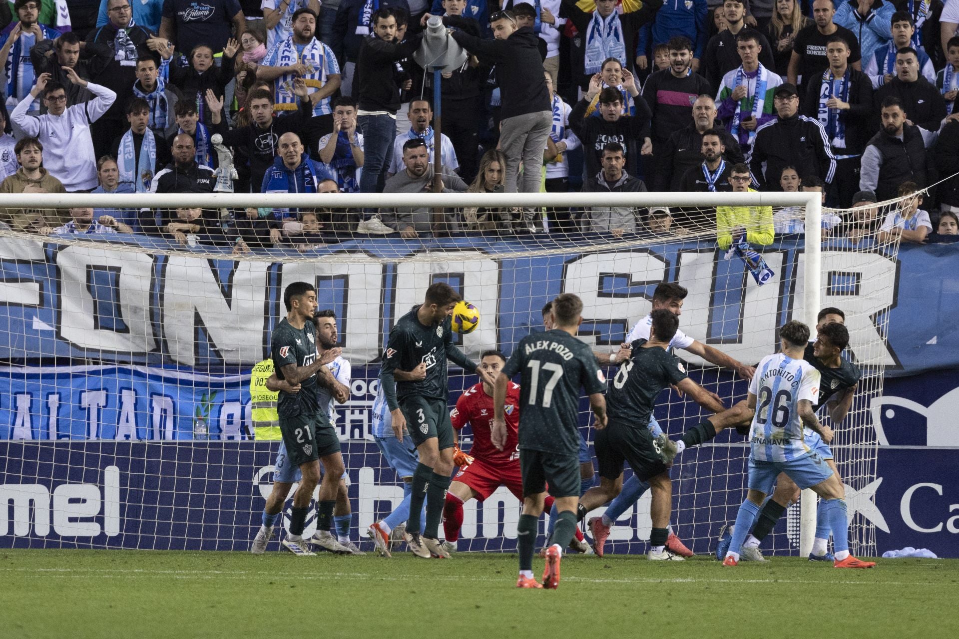 El Málaga - Almería, en imágenes