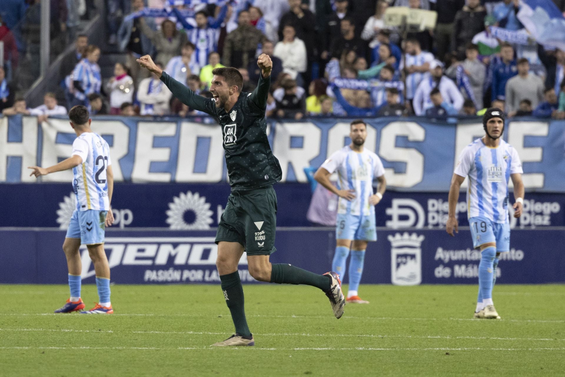 El Málaga - Almería, en imágenes