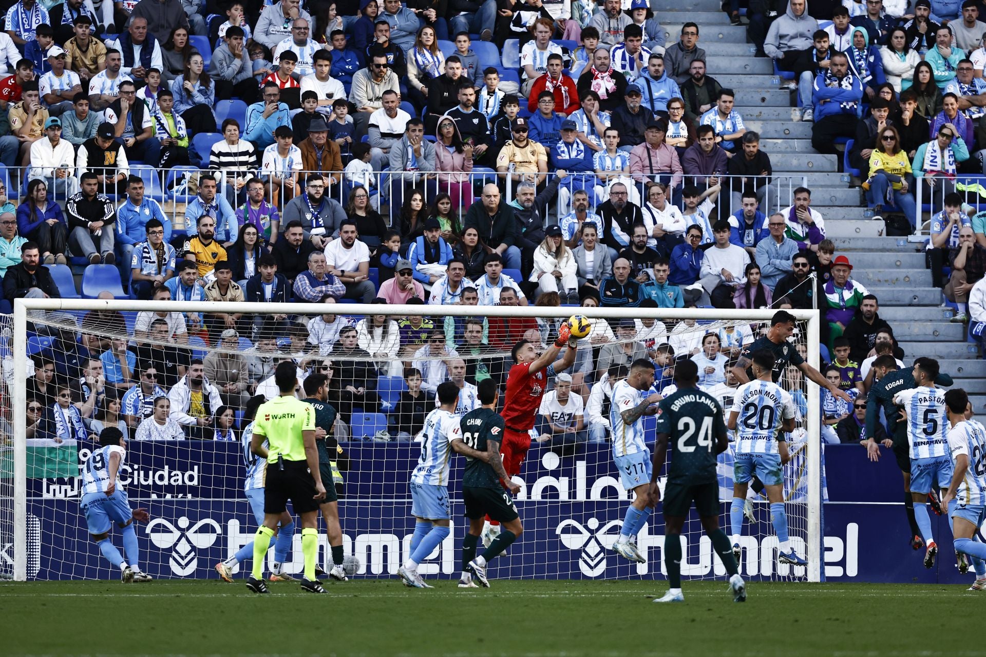 El Málaga - Almería, en imágenes