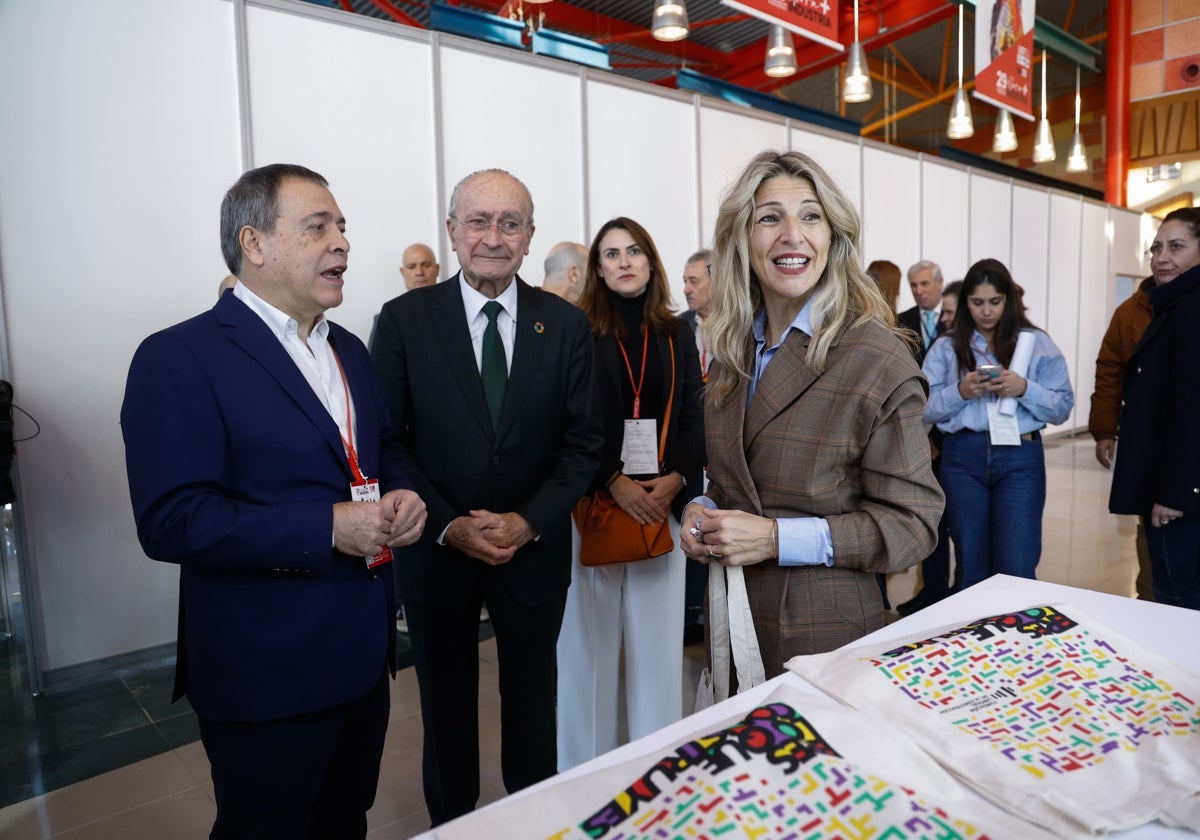 Mariano Hoya, Francisco de la Torre y Yolanda Díaz, de izquierda a derecha, esta mañana.