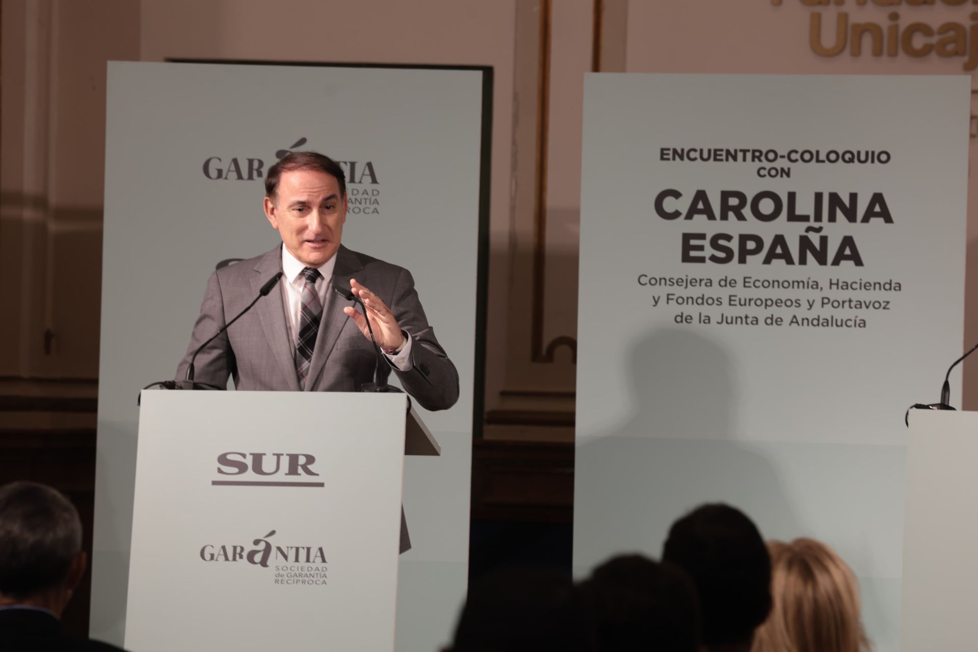 Encuentro con Carolina España, consejera de Economía y Hacienda de la Junta de Andalucía