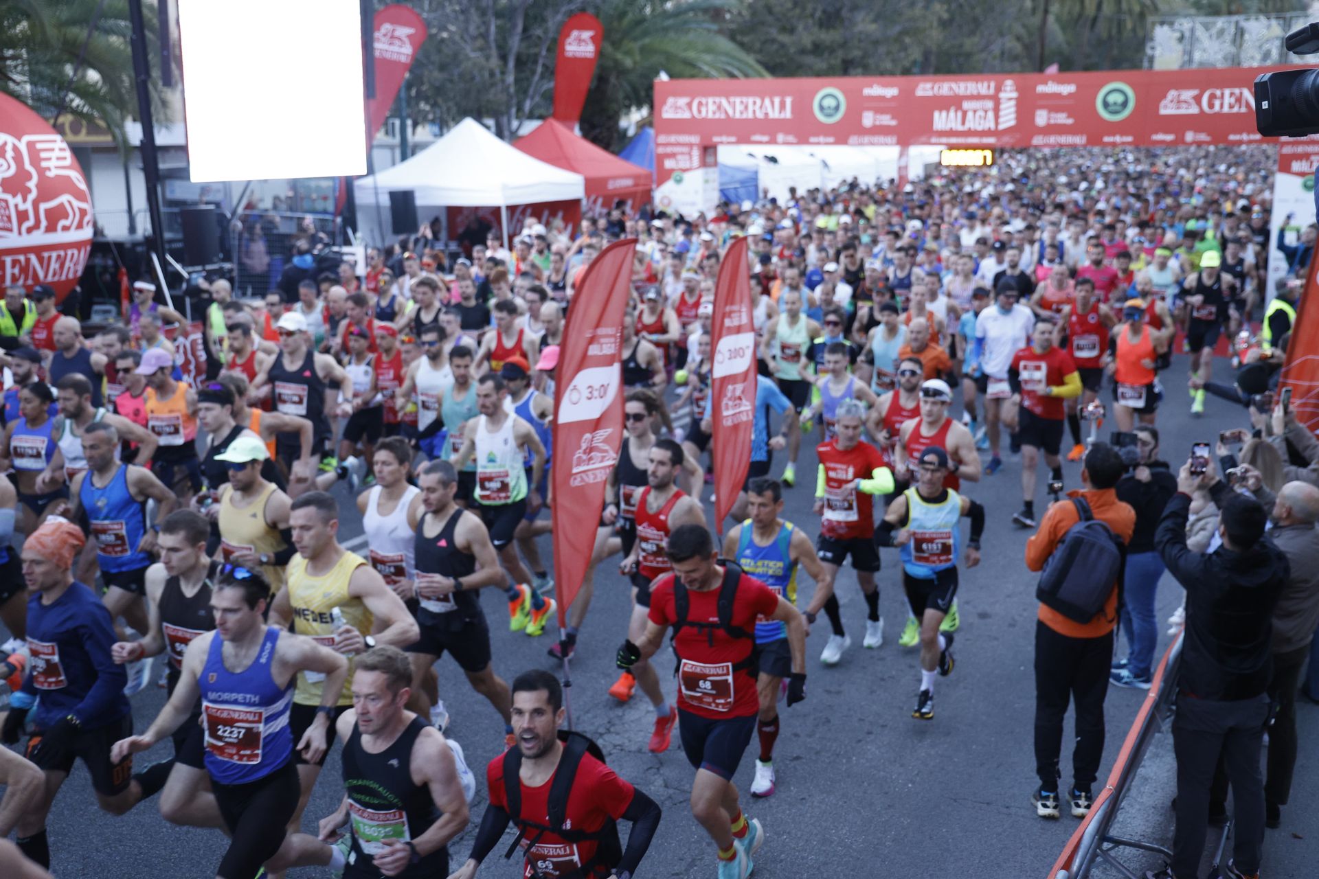 Las mejores imágenes del Generali Maratón de Málaga 2024