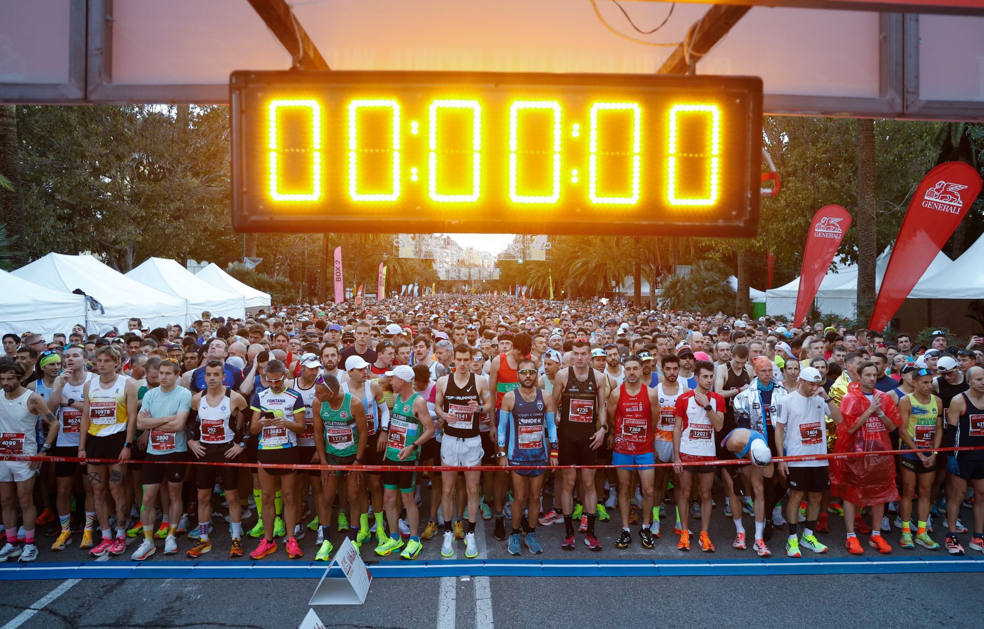 Las mejores imágenes del Generali Maratón de Málaga 2024