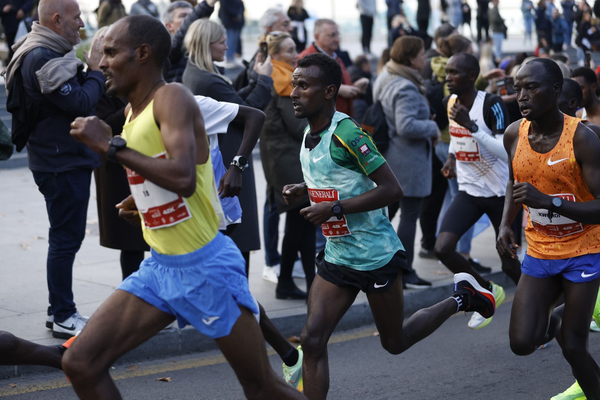 Las mejores imágenes del Generali Maratón de Málaga 2024