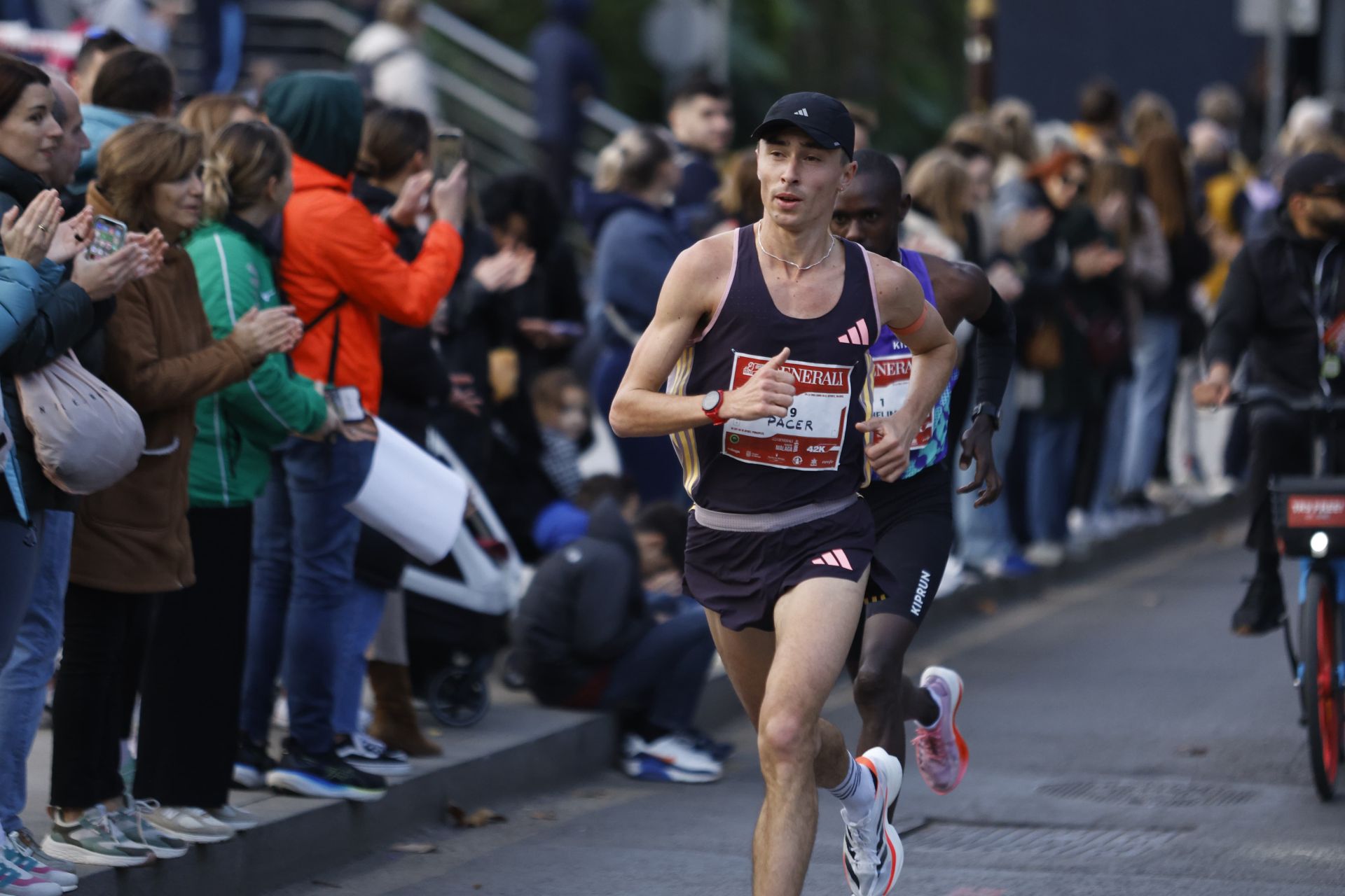 Las mejores imágenes del Generali Maratón de Málaga 2024