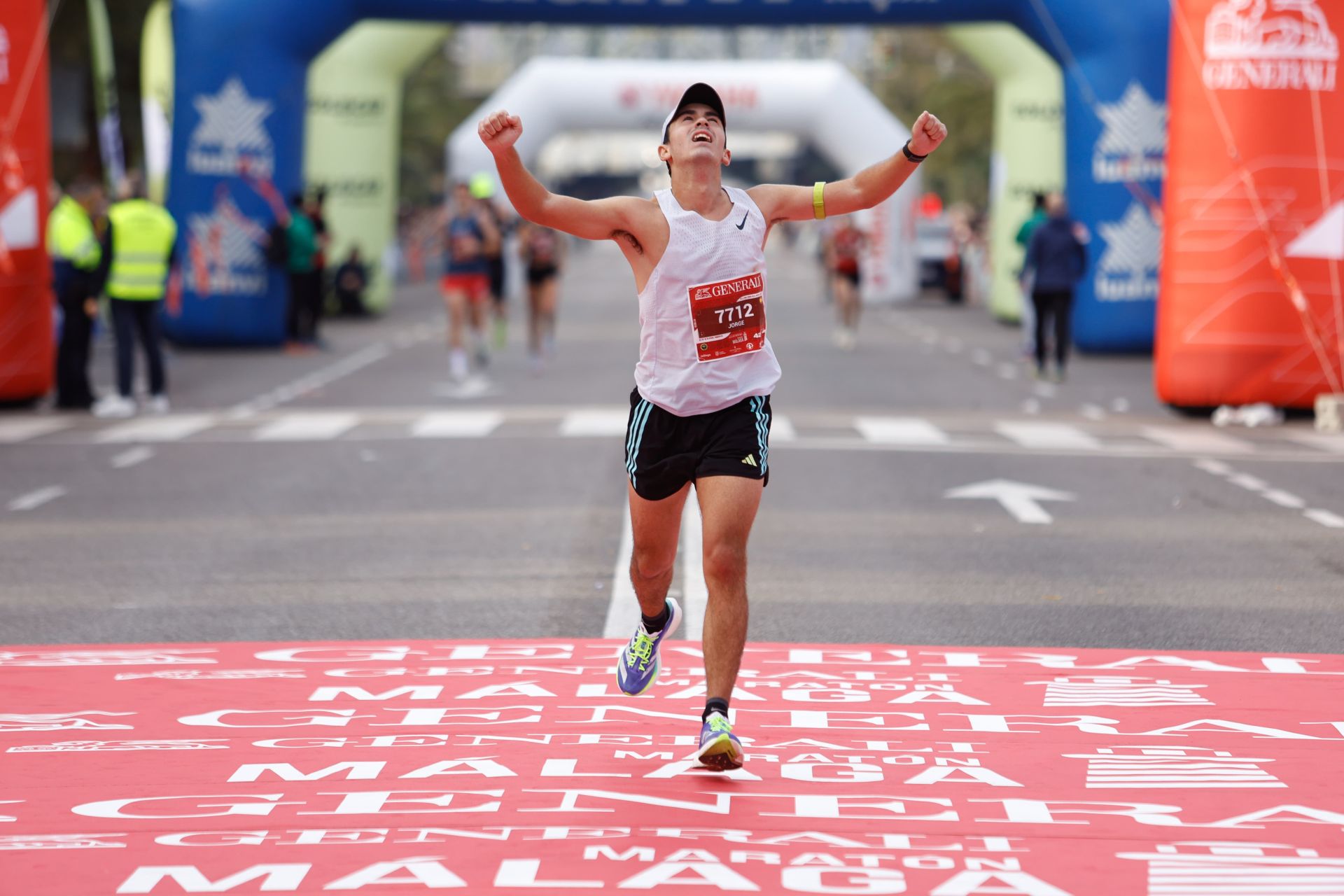 Las mejores imágenes del Generali Maratón de Málaga 2024