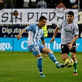 Rubén Castro, en el partido frente al Racing en su temporada como jugador del Málaga.