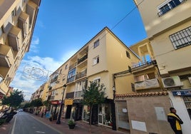 Vista de las viviendas acogidas al ARRU en la calle Las Flores de Benalmádena.