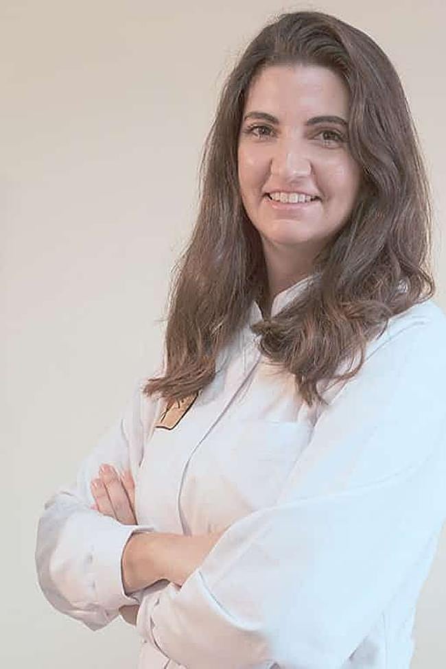 Doctora Marina Barranco Rodríguez, responsable de Cirugía de Párpados de la Clínica Dr. Nebro.