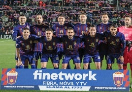 El último once del Eldense, en el derbi de la Comunidad Valenciana, frente al Elche.