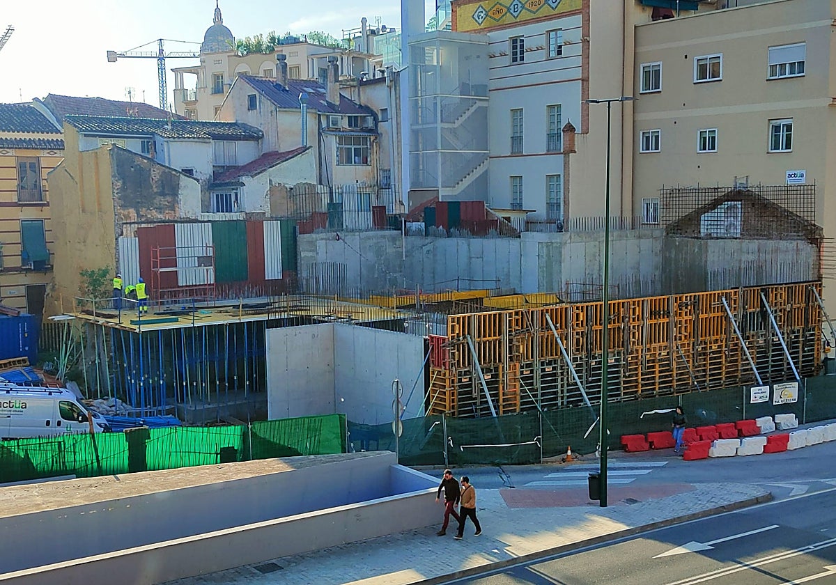 La obra del Neoalbéniz ya se encuentra al 30% de ejecución.