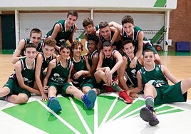 Manu Trujillo, Guillermo del Pino y Mario Saint-Supéry jugaron la Minicopa en 2020 y han debutado con la primera plantilla del Unicaja.