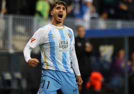 Kevin celebra su gol de falta directa al Eldense.