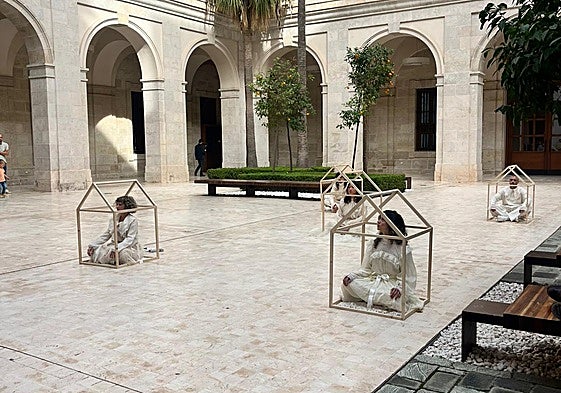 Una de las performances de artes vivas que podrán visitar en el Museo de Málaga.