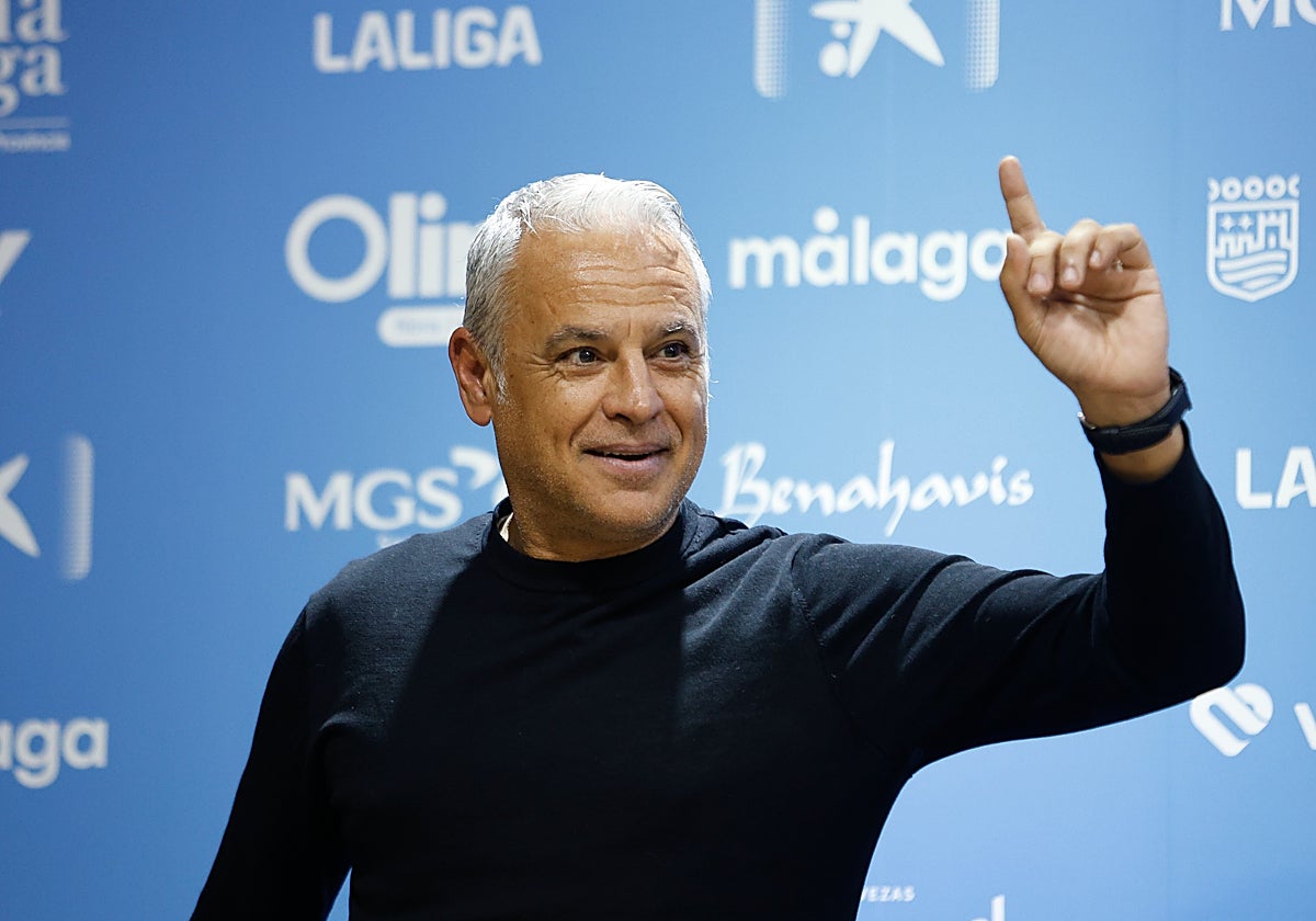 Sergio Pellicer, al final de su comparecencia en La Rosaleda este viernes.