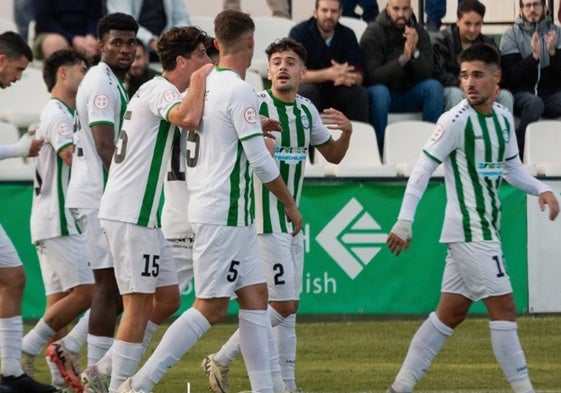 Los jugadores del Torremolinos, en un partido.