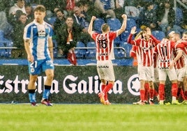 El Sporting celebra un gol frente al Deportivo.