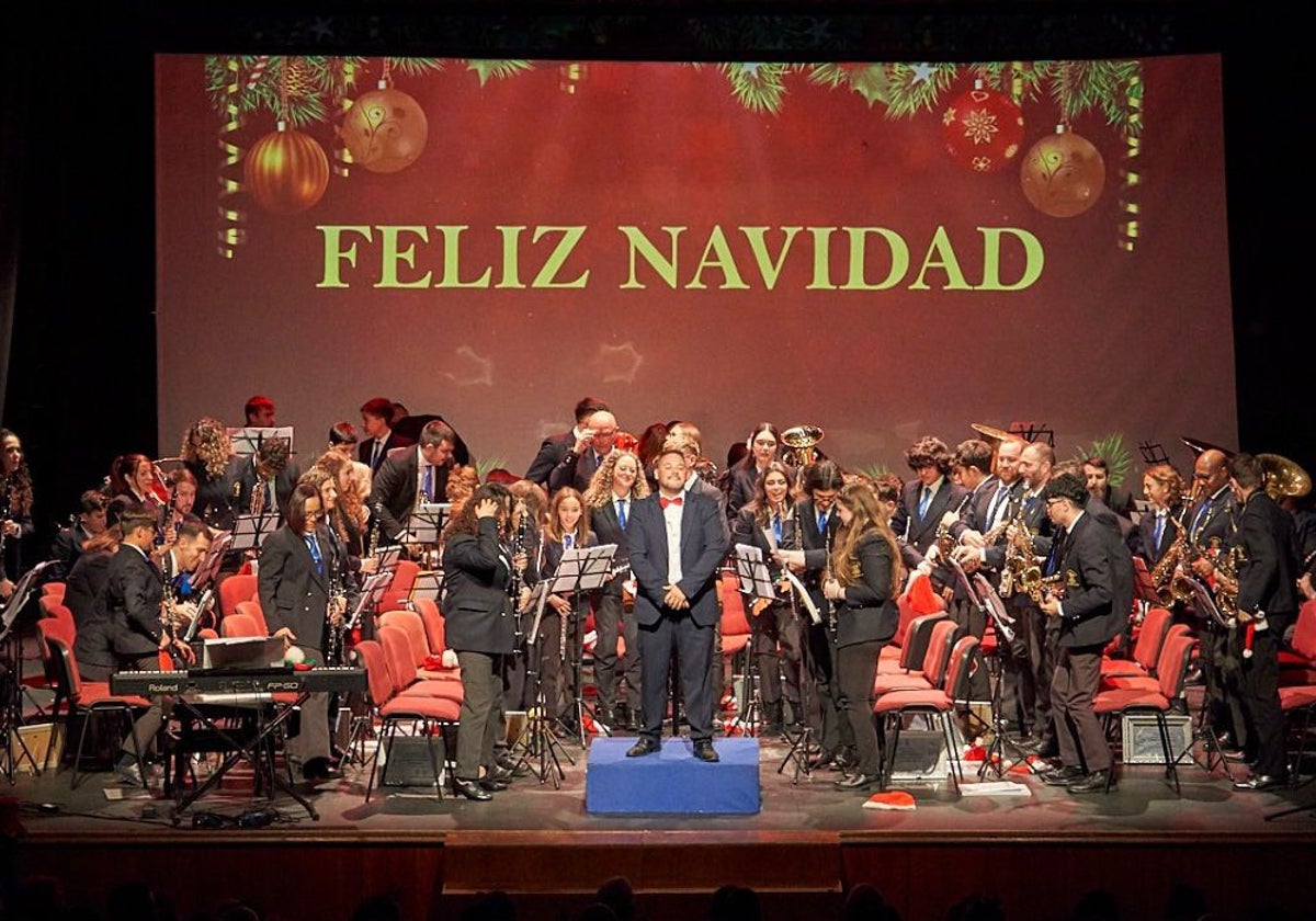 Imagen del concierto de la Banda Municipal de Música de Nerja, en la noche del sábado en el Centro Cultural.