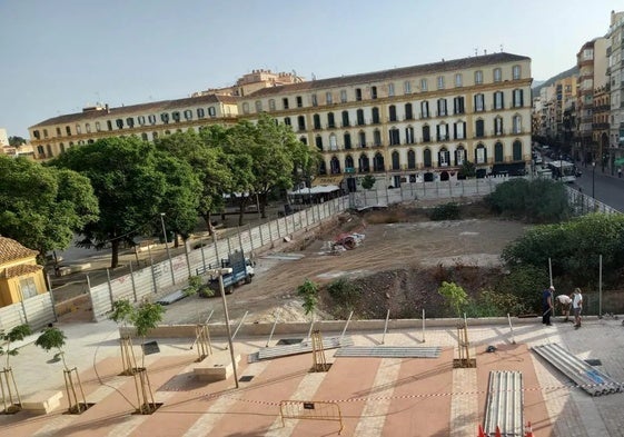 Edificio en la esquina de la plaza de la Merced con la calle Victoria que se ha vendido.