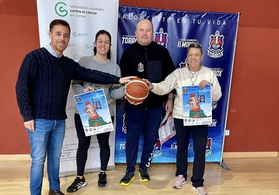 Acto de presentación del torneo solidario de baloncesto en Torrox.