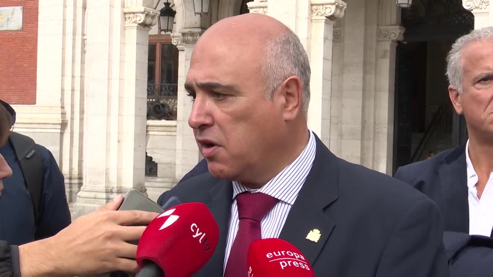 La UME de León envía a Valencia 119 efectivos y 55 medios