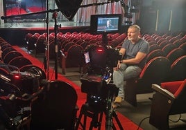 Antonio Banderas, en el patio de butacas del Teatro del Soho, durante la grabación del documental.