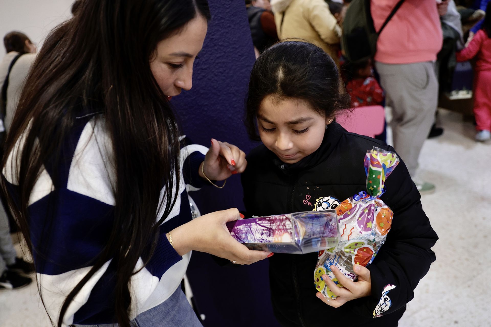 400 niños de más de 200 familias desfavorecidas de La Corta reciben el mejor regalo de Sus Majestades de Oriente