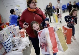 400 niños de más de 200 familias desfavorecidas de La Corta reciben el mejor regalo de Sus Majestades de Oriente