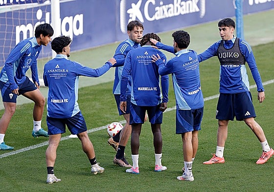 Entrenamiento del Marbella en La Rosaleda.