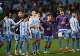 Los jugadores del Málaga celebran la victoria frente al Eldense.